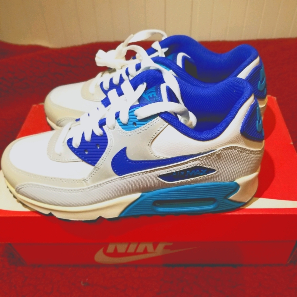 New Nike Air Max 90 Boys 5.5/Women's 7.5